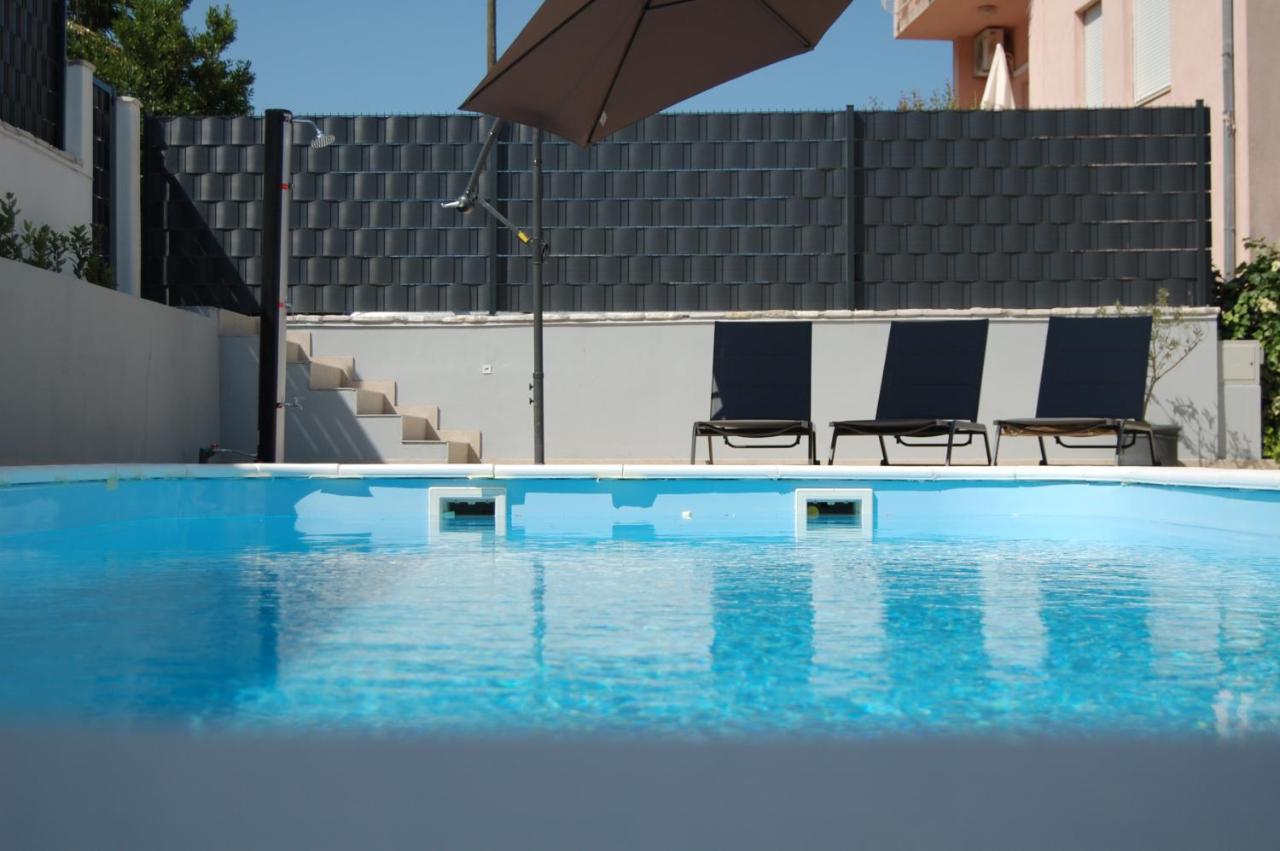 Nela & Sara - 2 Apartments With Heated Swimming Pool Seget Vranjica Buitenkant foto
