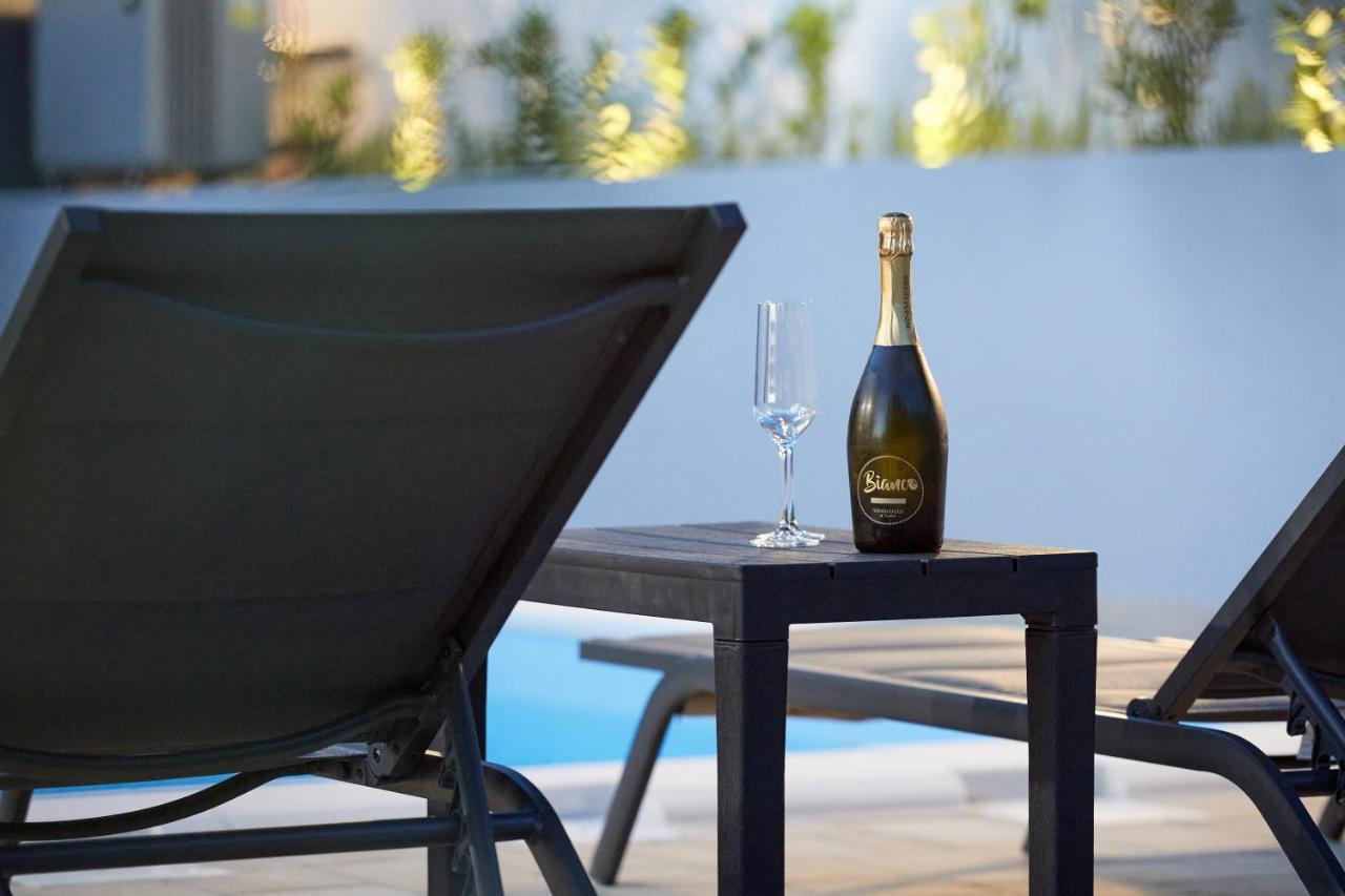 Nela & Sara - 2 Apartments With Heated Swimming Pool Seget Vranjica Buitenkant foto