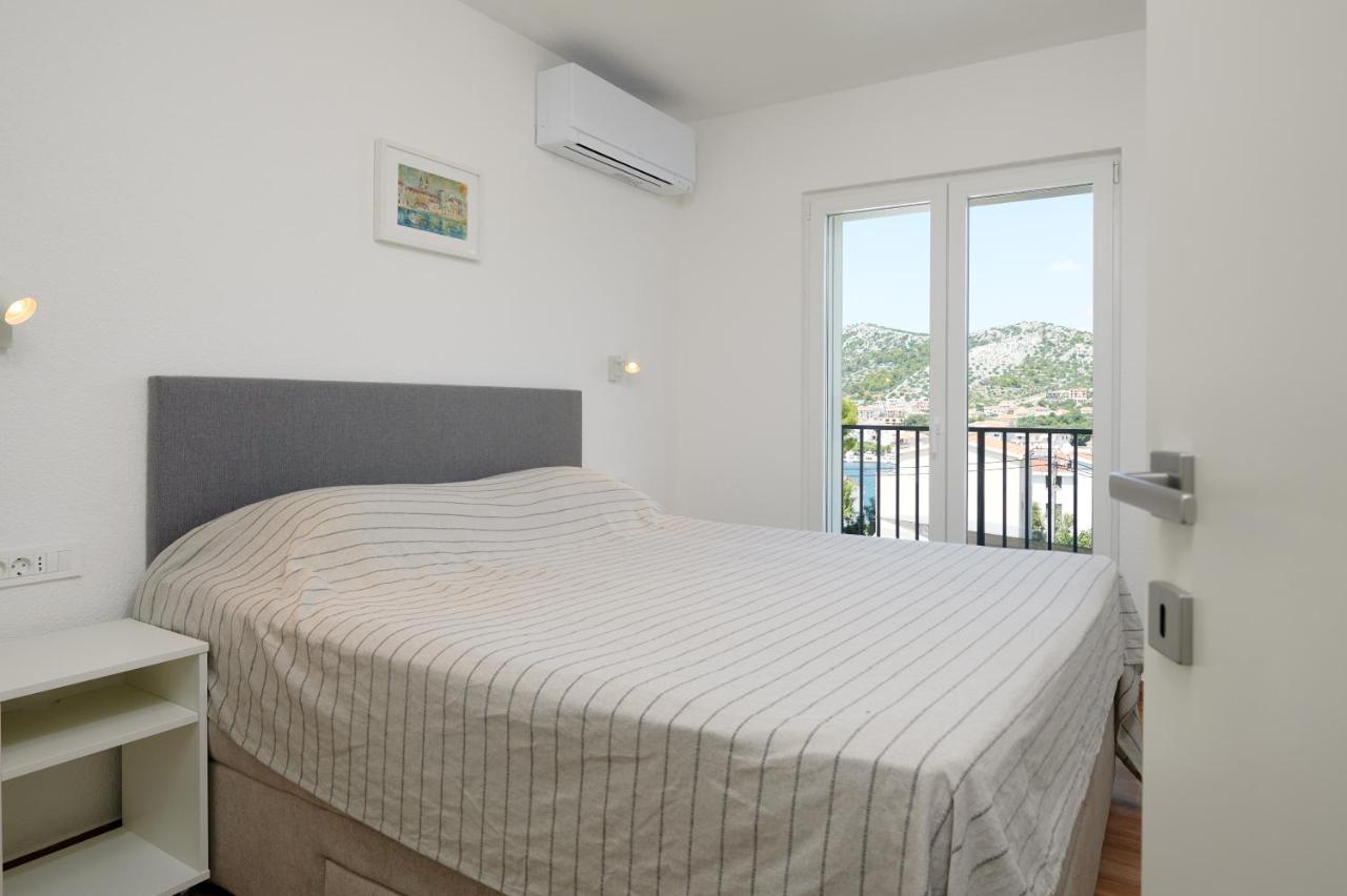 Nela & Sara - 2 Apartments With Heated Swimming Pool Seget Vranjica Buitenkant foto