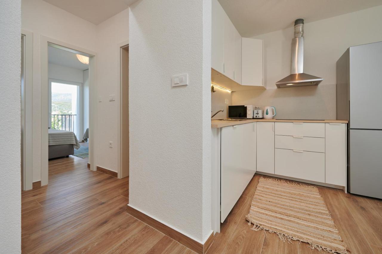 Nela & Sara - 2 Apartments With Heated Swimming Pool Seget Vranjica Buitenkant foto
