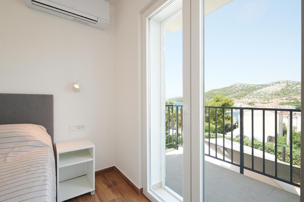 Nela & Sara - 2 Apartments With Heated Swimming Pool Seget Vranjica Buitenkant foto
