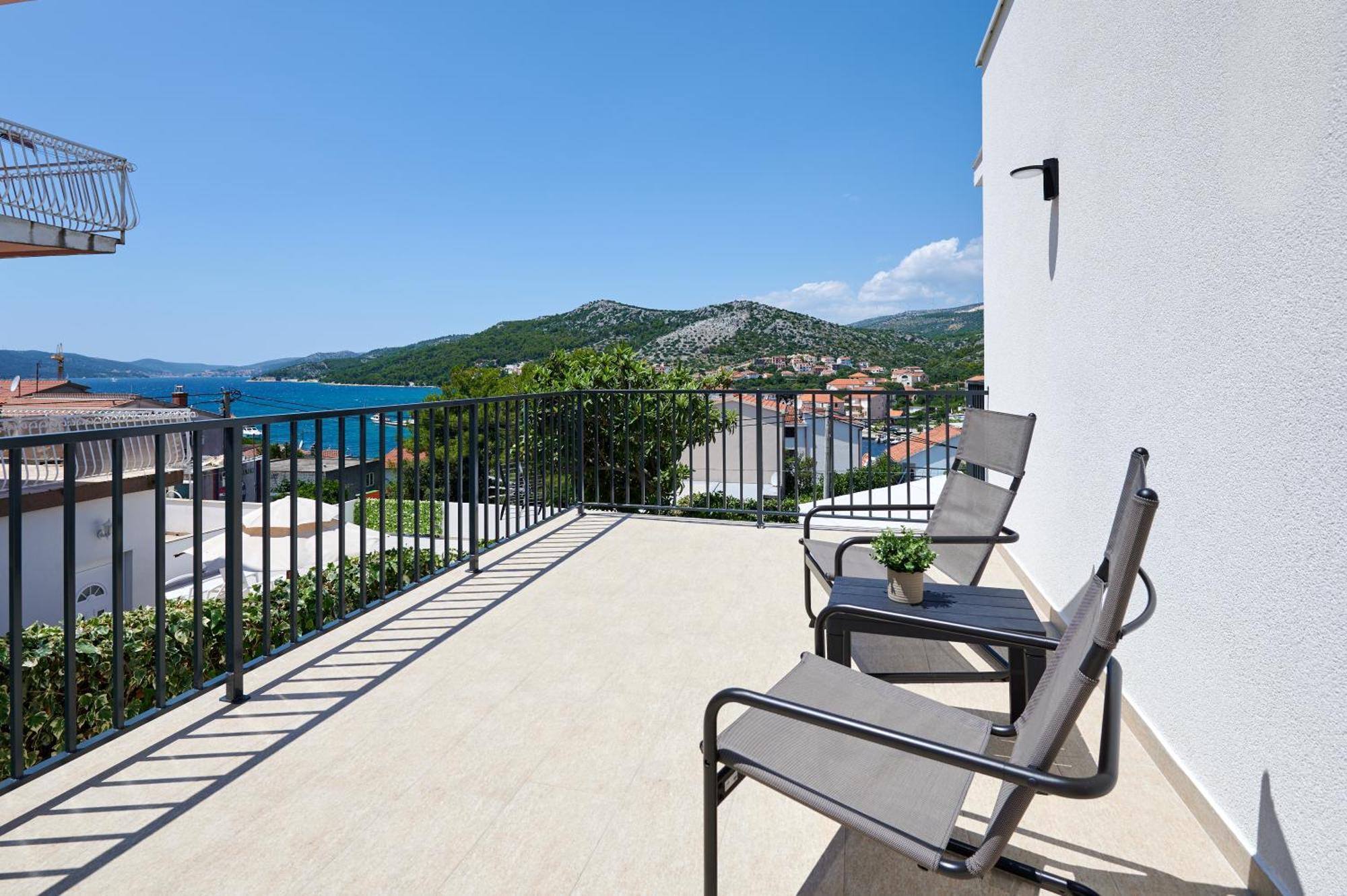Nela & Sara - 2 Apartments With Heated Swimming Pool Seget Vranjica Buitenkant foto